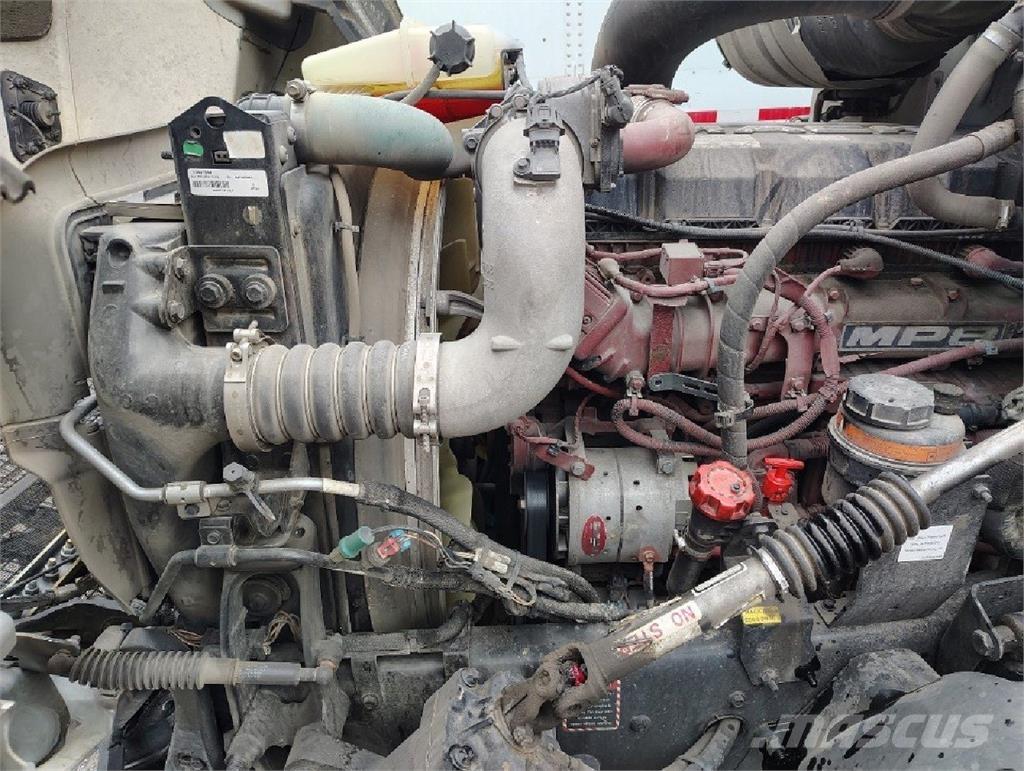 Mack Anthem 64T Tegljači