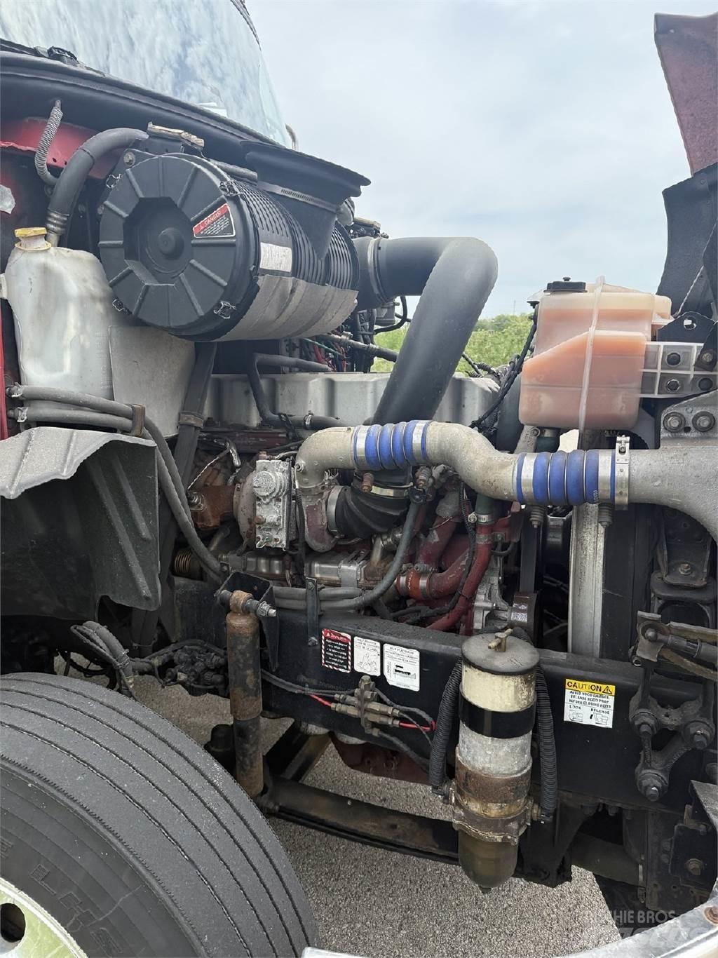 Mack CXU613 Tegljači