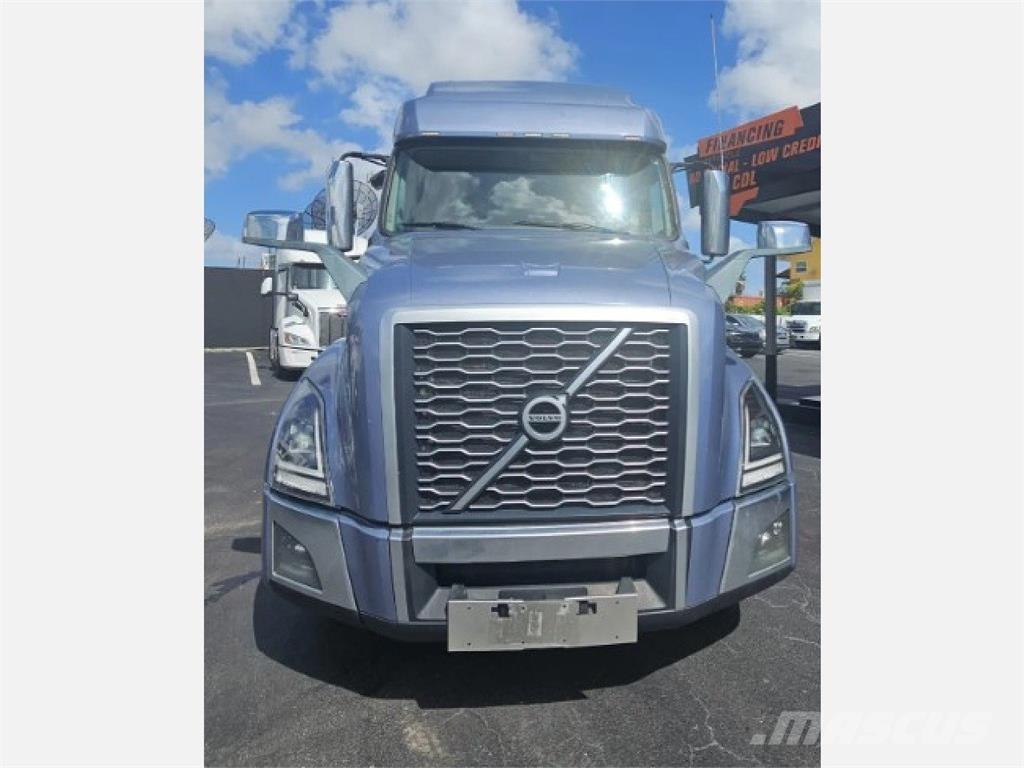 Volvo VNL64T760 Tegljači