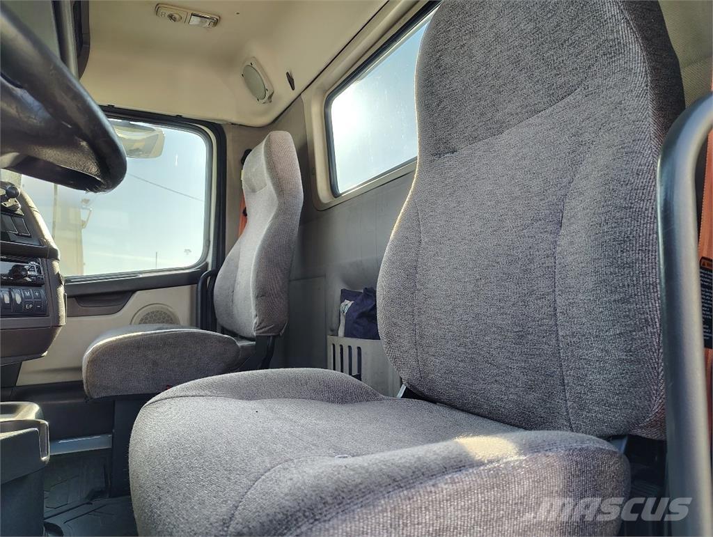 Volvo VNM64T200 Tegljači