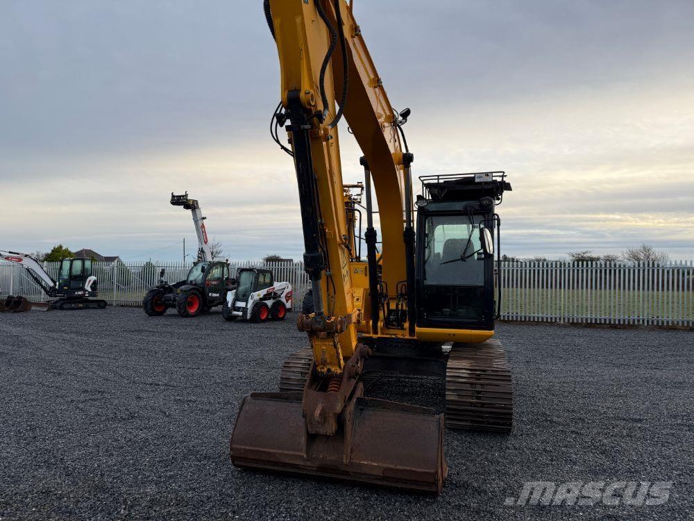 JCB JS130 Bageri guseničari