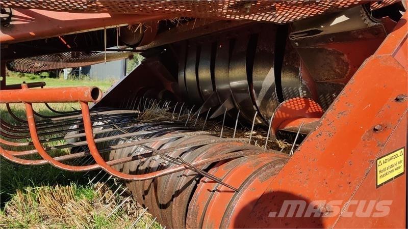 Hesston 4900 Prese/balirke za četvrtaste bale