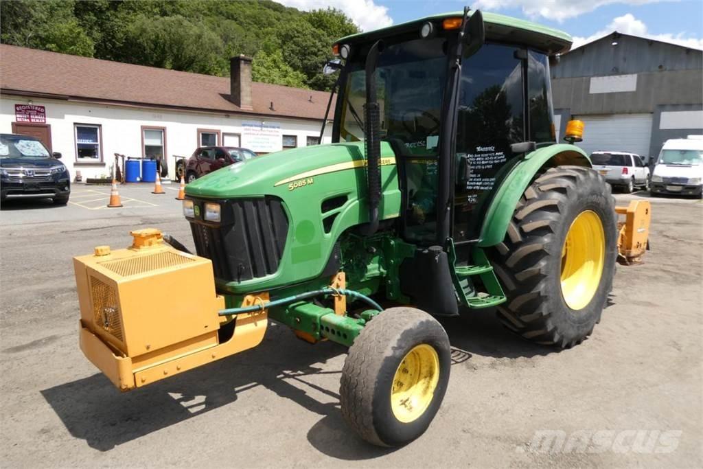 John Deere 5085M Traktori