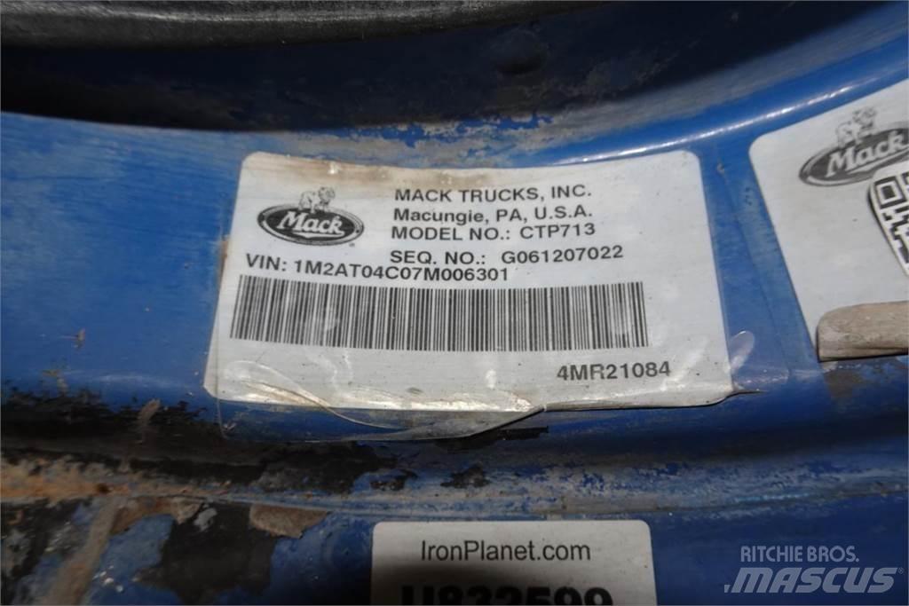 Mack CTP713 Kamioni mešalice za beton