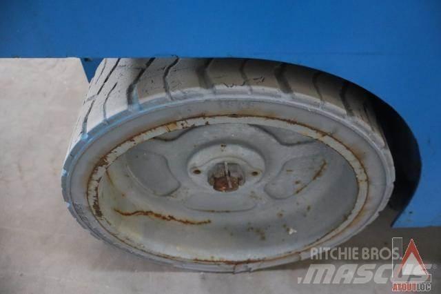 Genie GS-2046 Zglobne podizne platforme