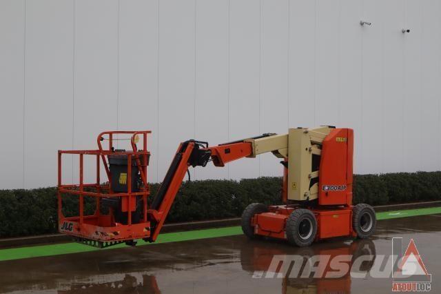 JLG E300AJP Zglobne podizne platforme