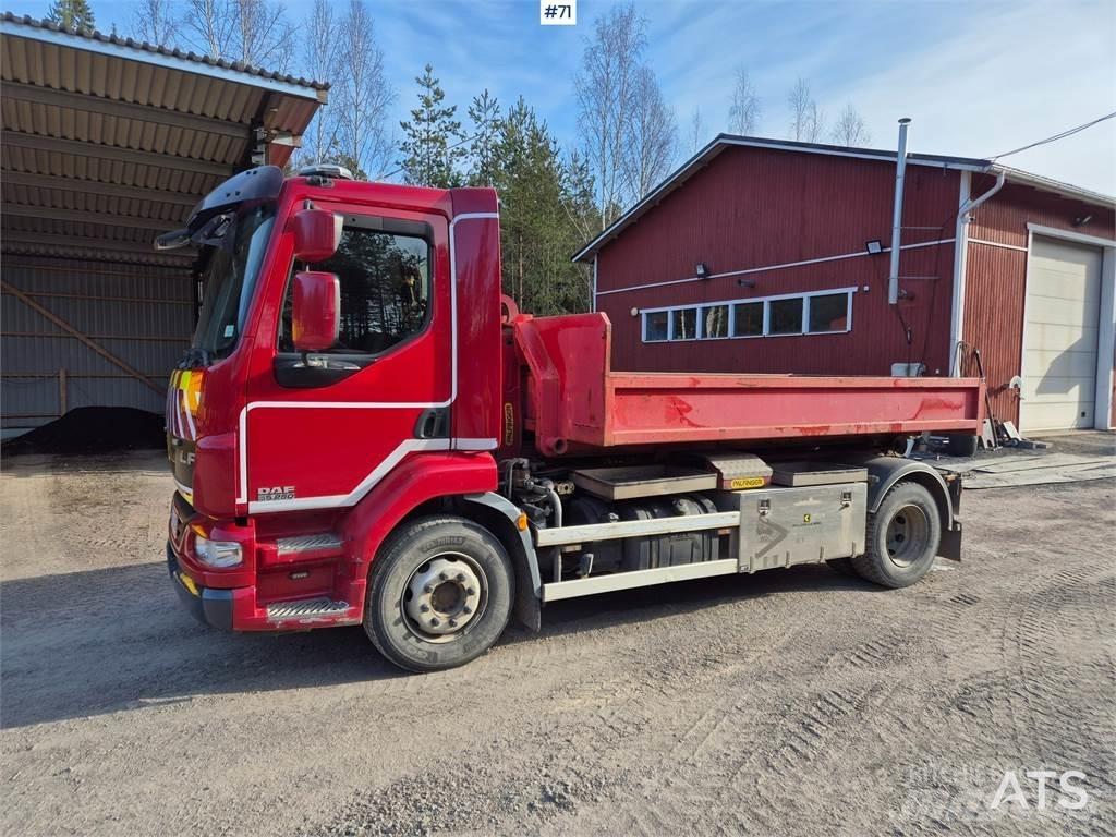 DAF LF Rol kiper kamioni sa kukom za podizanje tereta