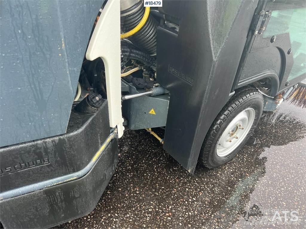 Boschung S2 sweeper Polovni kamioni za čišćenje