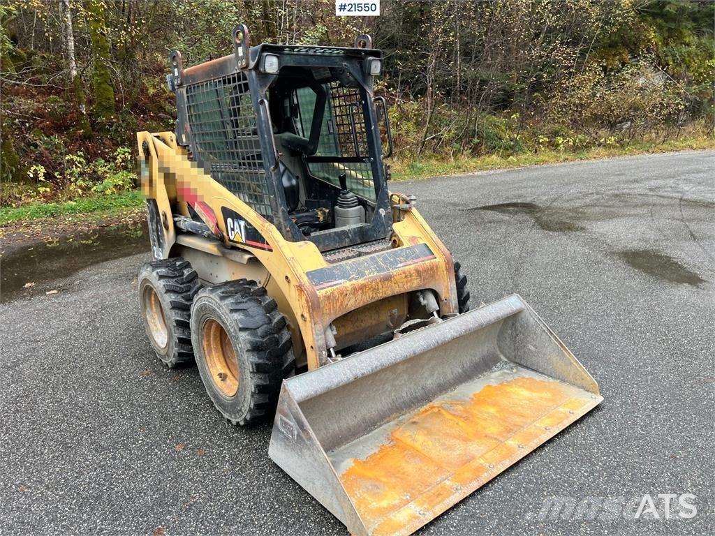 CAT 226 Skid steer mini utovarivači