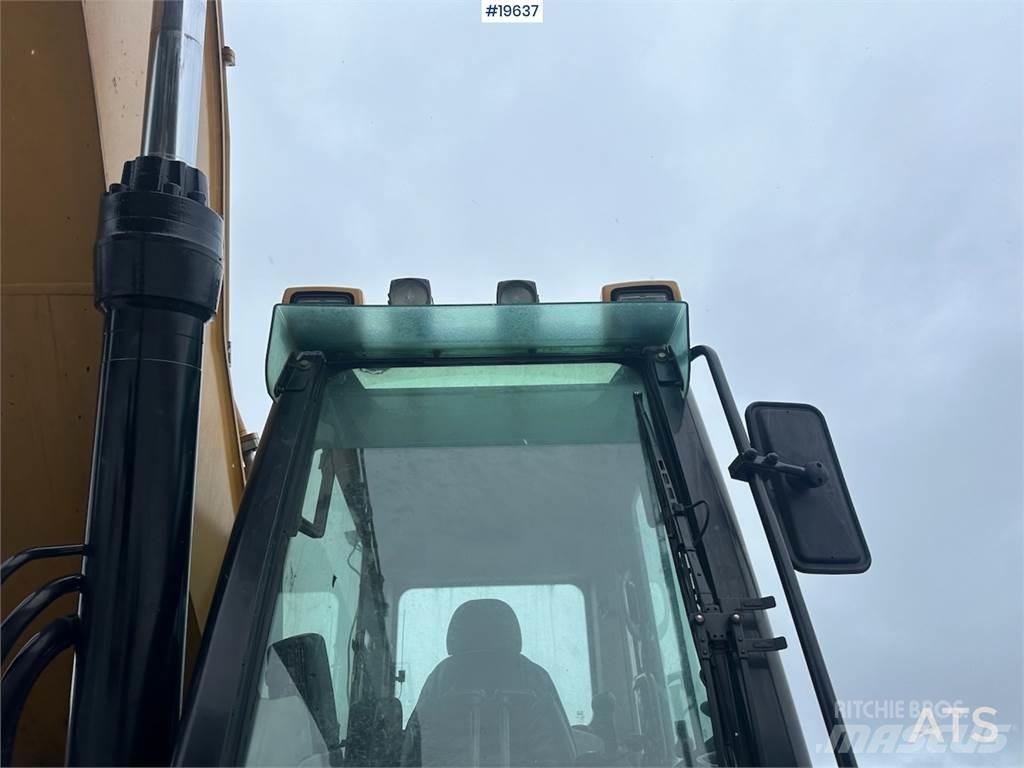 CAT 300D Bageri guseničari