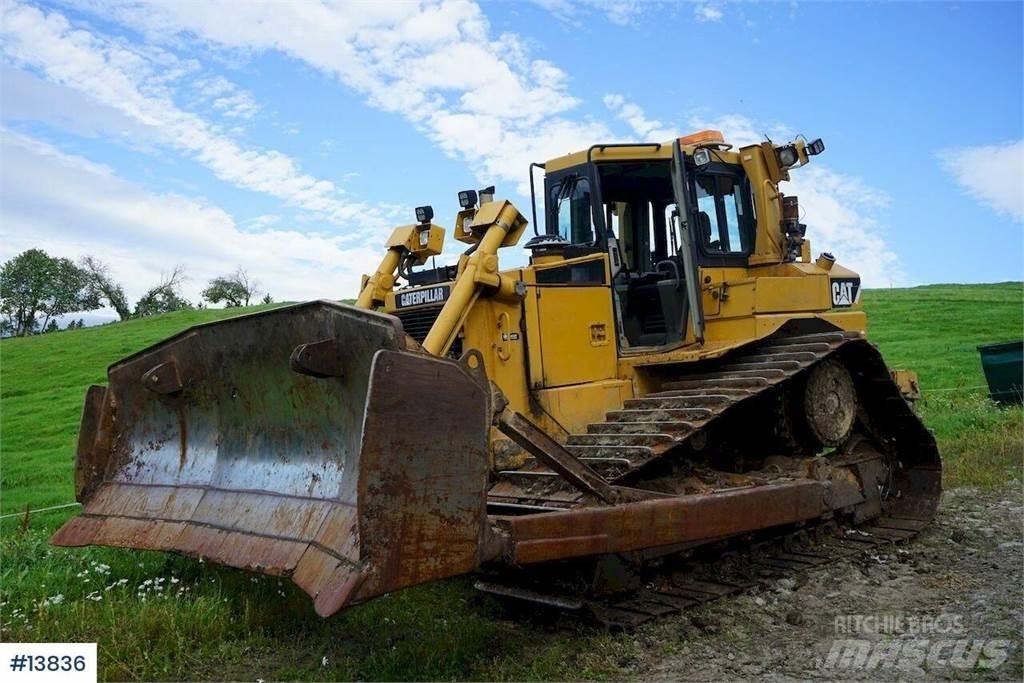 CAT D6T Buldožeri guseničari