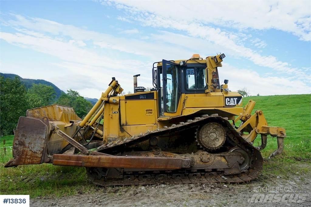 CAT D6T Buldožeri guseničari