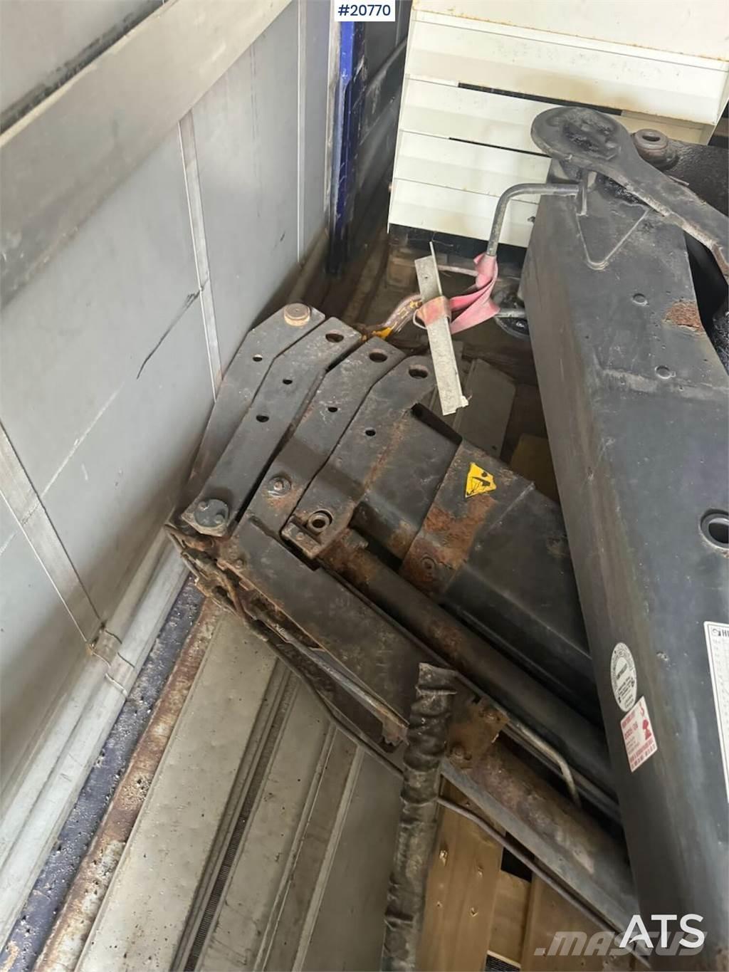 Hiab 125-4 Crane Ostala oprema za rukovanje i utovar tereta