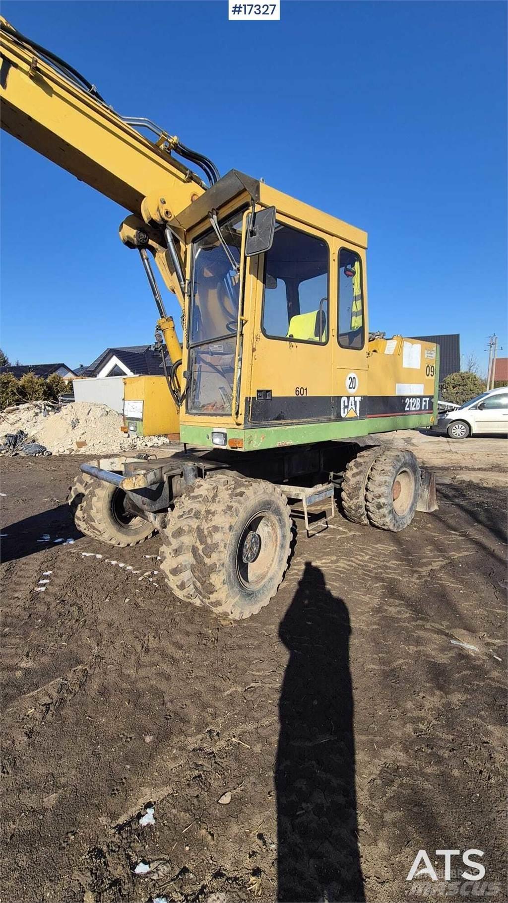 CAT 212BFT Bageri točkaši