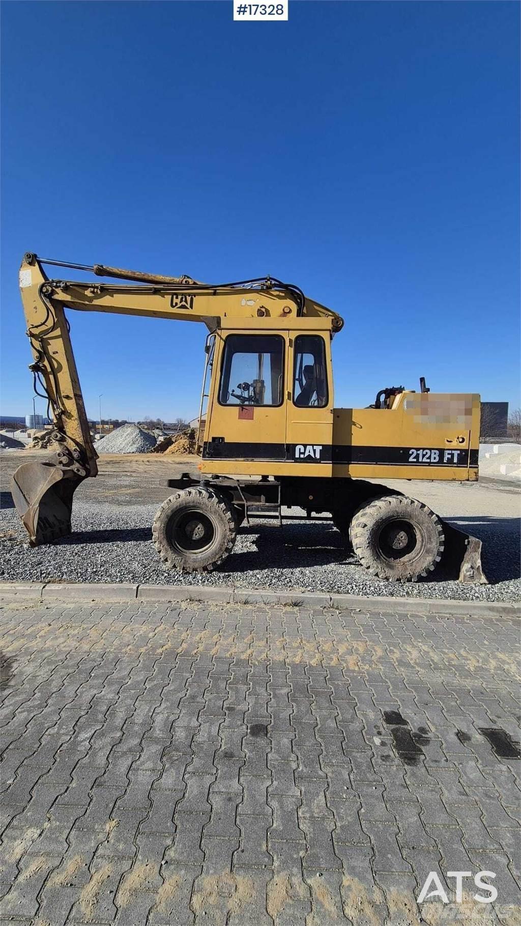 CAT 212BFT Bageri točkaši