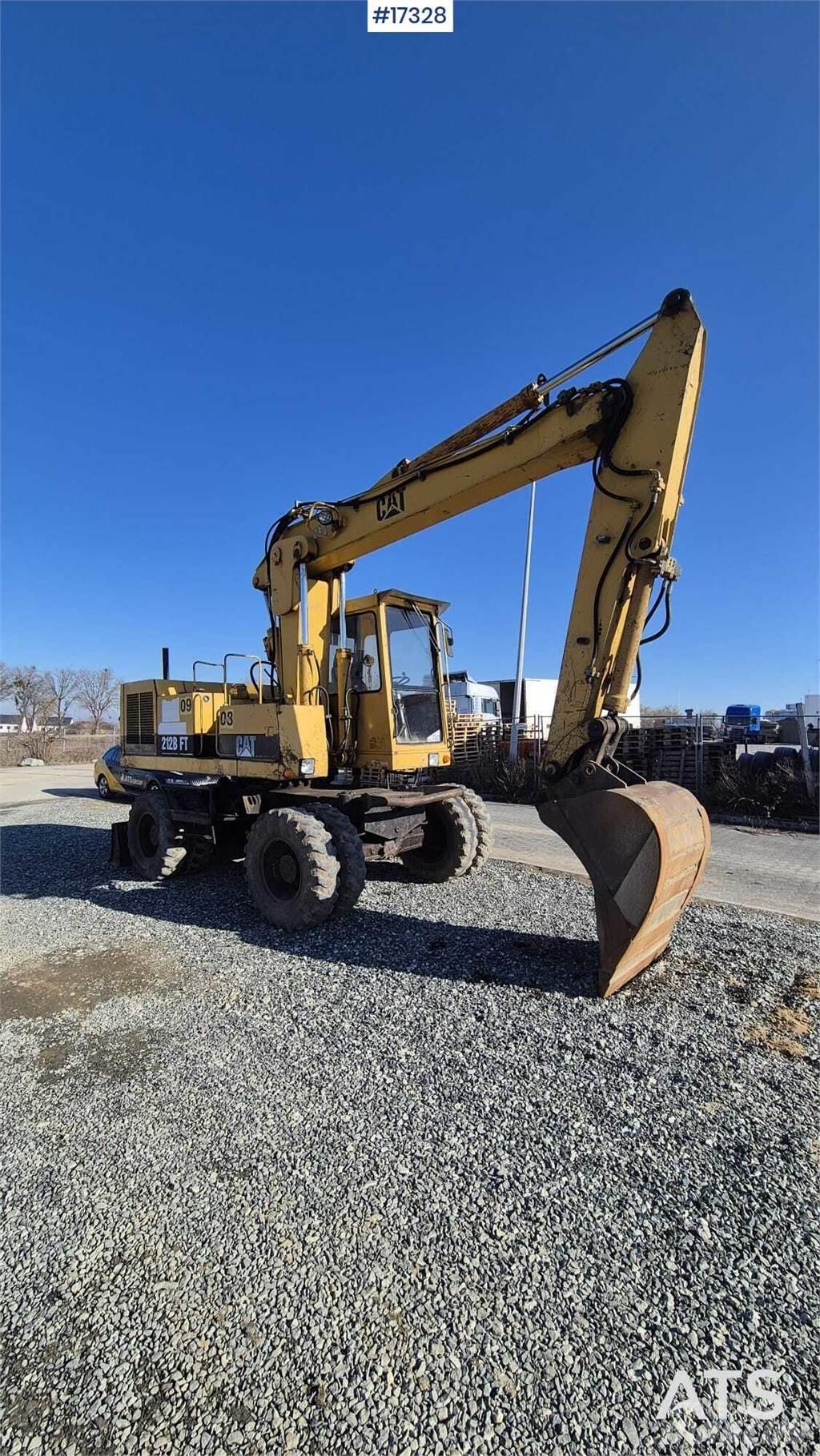 CAT 212BFT Bageri točkaši