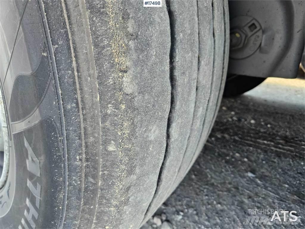 Krone SD Poluprikolice sa ciradom