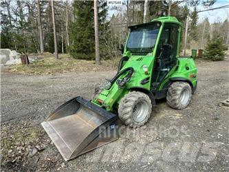 Avant 750 Skid steer mini utovarivači
