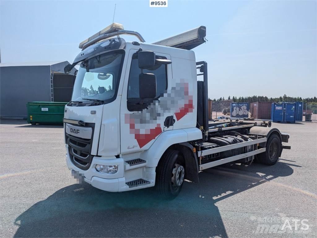 DAF FA LF260I  Rol kiper kamioni sa kukom za podizanje tereta