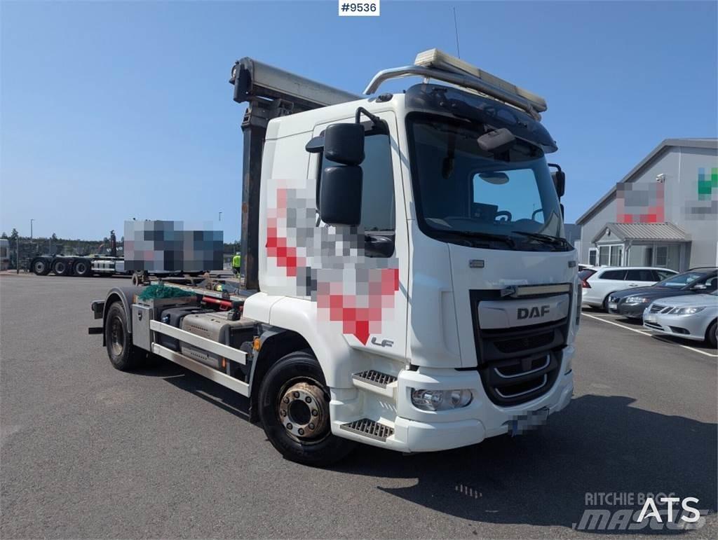 DAF FA LF260I  Rol kiper kamioni sa kukom za podizanje tereta