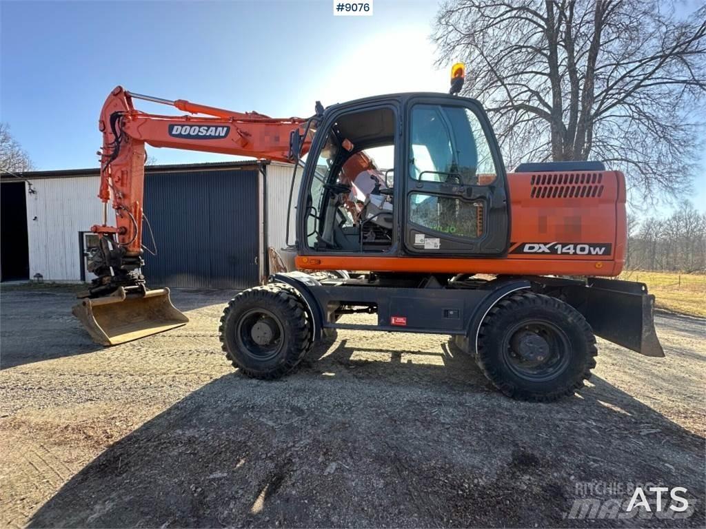 Doosan DX140W Bageri točkaši
