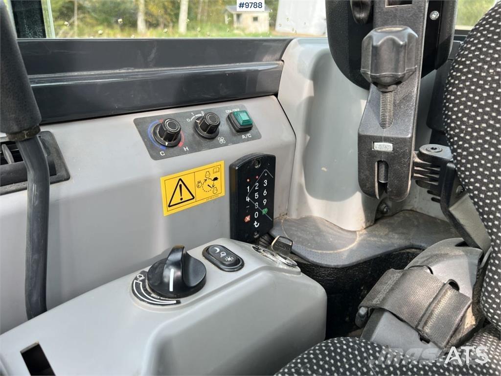 Komatsu PC55MR-5E0 Mini bageri < 7t