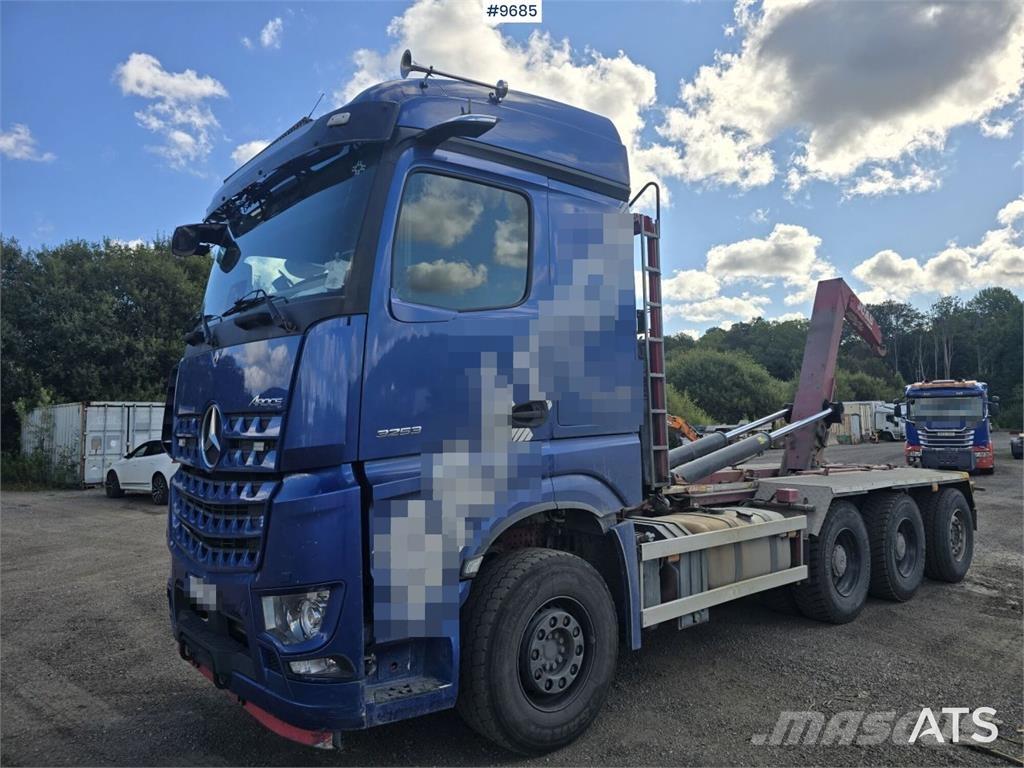 Mercedes-Benz Arocs Rol kiper kamioni sa kukom za podizanje tereta
