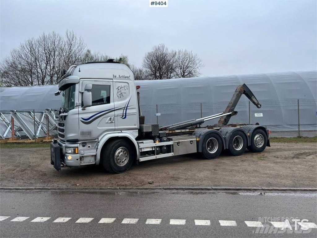 Scania G490 Rol kiper kamioni sa kukom za podizanje tereta