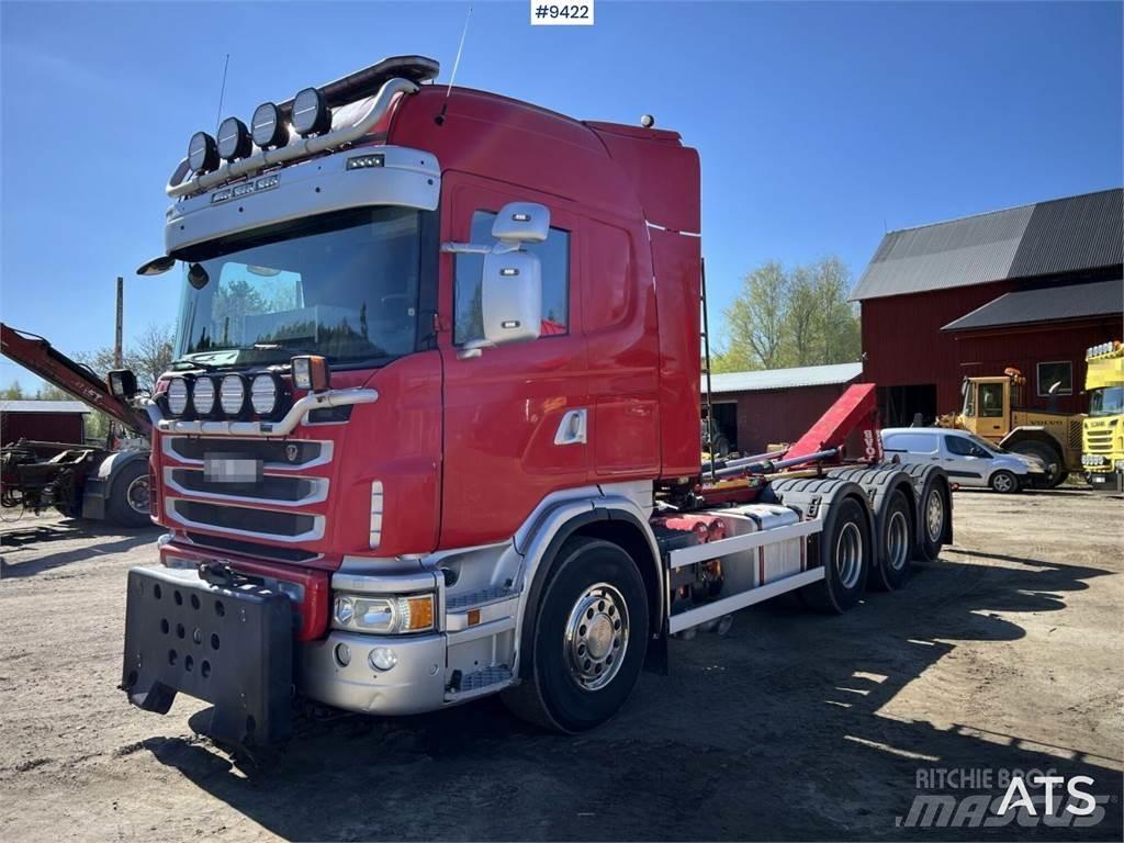 Scania G490 Rol kiper kamioni sa kukom za podizanje tereta