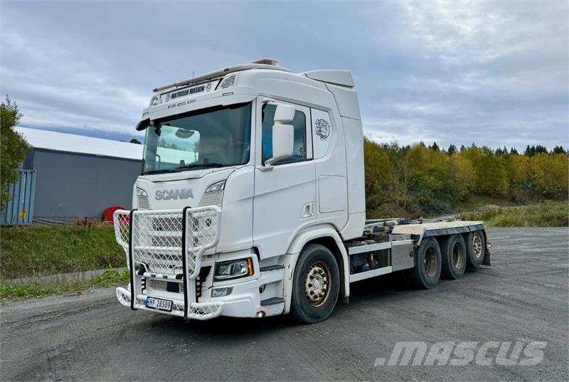 Scania R500 Rol kiper kamioni sa kukom za podizanje tereta