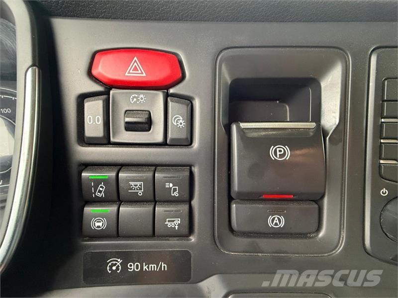 Scania R500 Rol kiper kamioni sa kukom za podizanje tereta