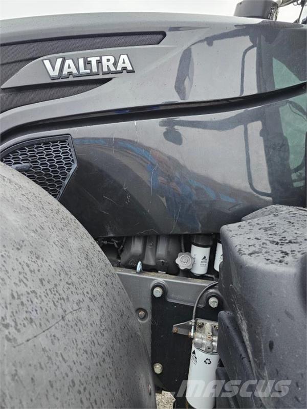 Valtra S374 Traktori