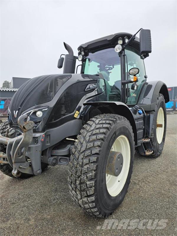 Valtra S374 Traktori