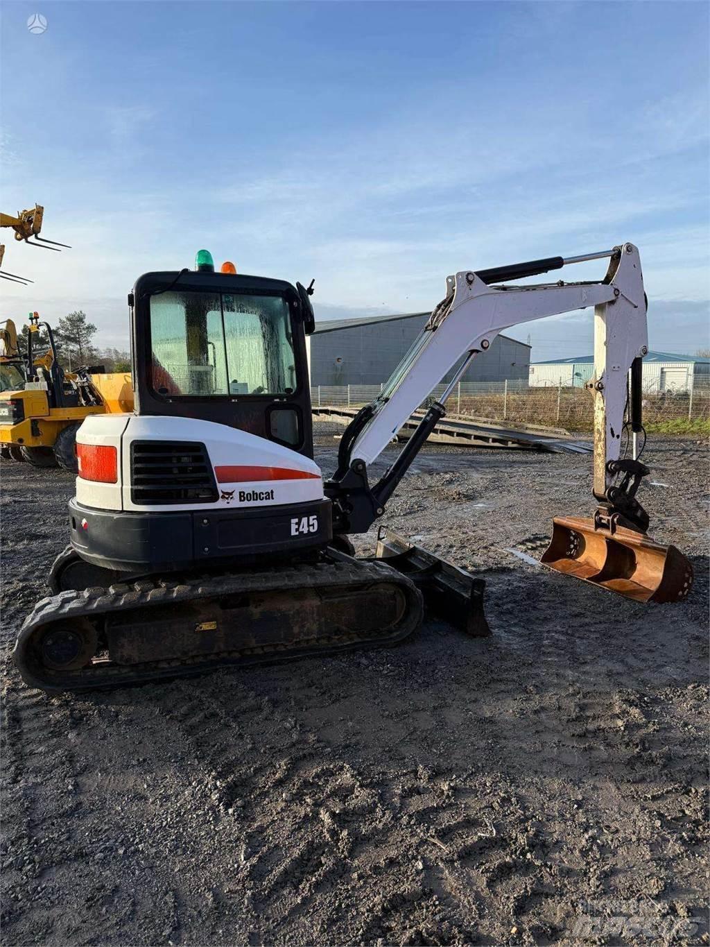 Bobcat E45 Bageri guseničari