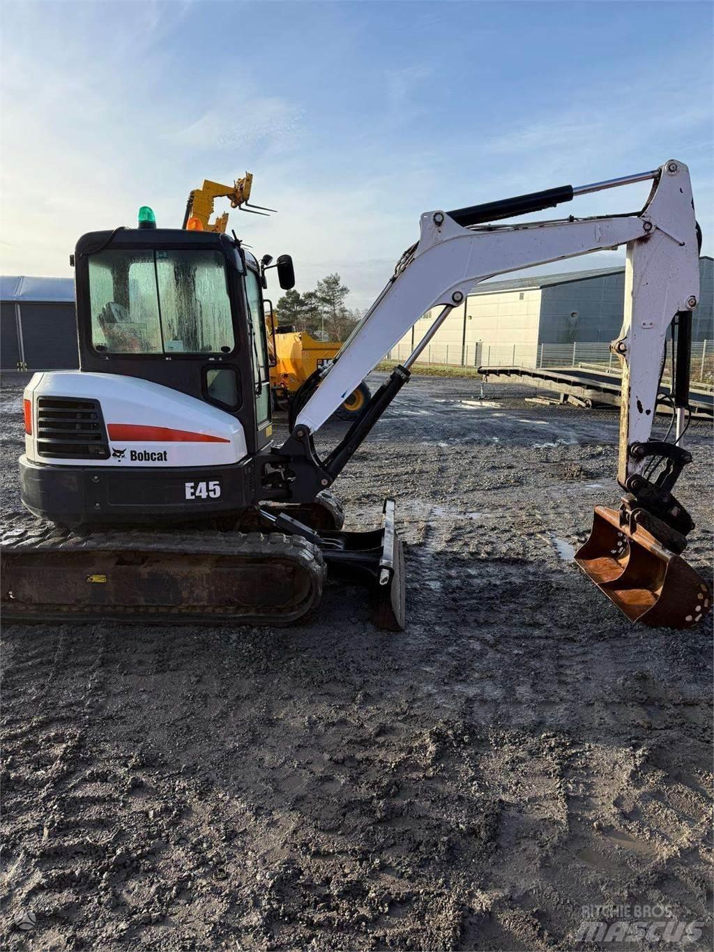Bobcat E45 Bageri guseničari