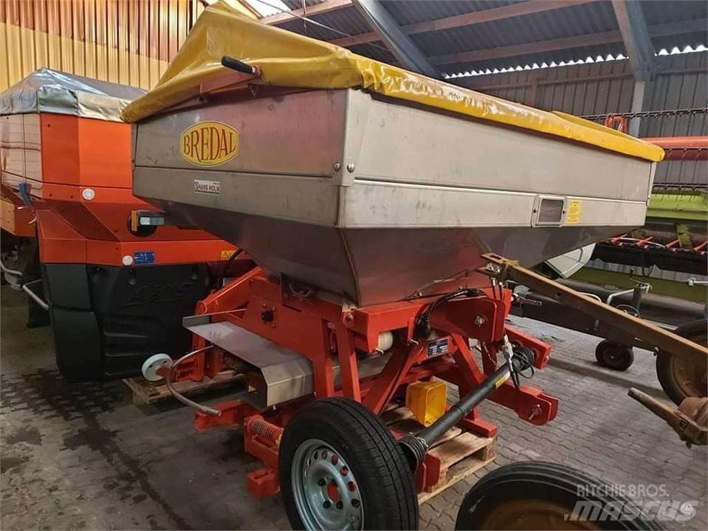 Bredal F2 2500 Rasturači mineralnog đubriva