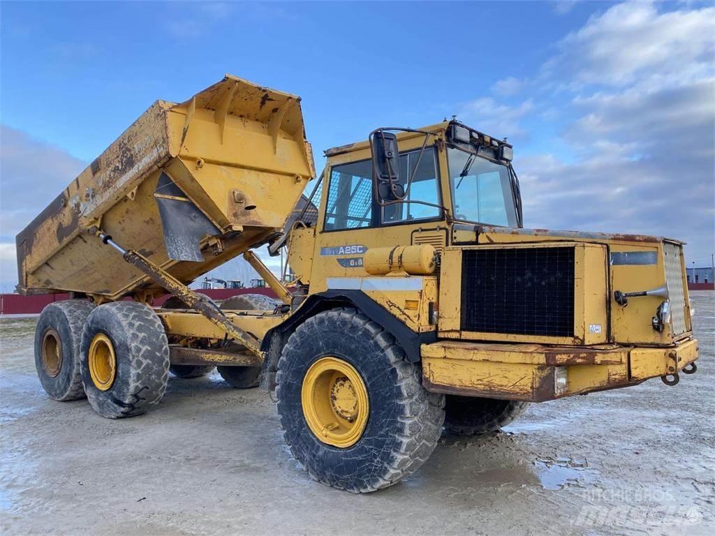 Volvo A25C , Nr.4 Zglobni damperi