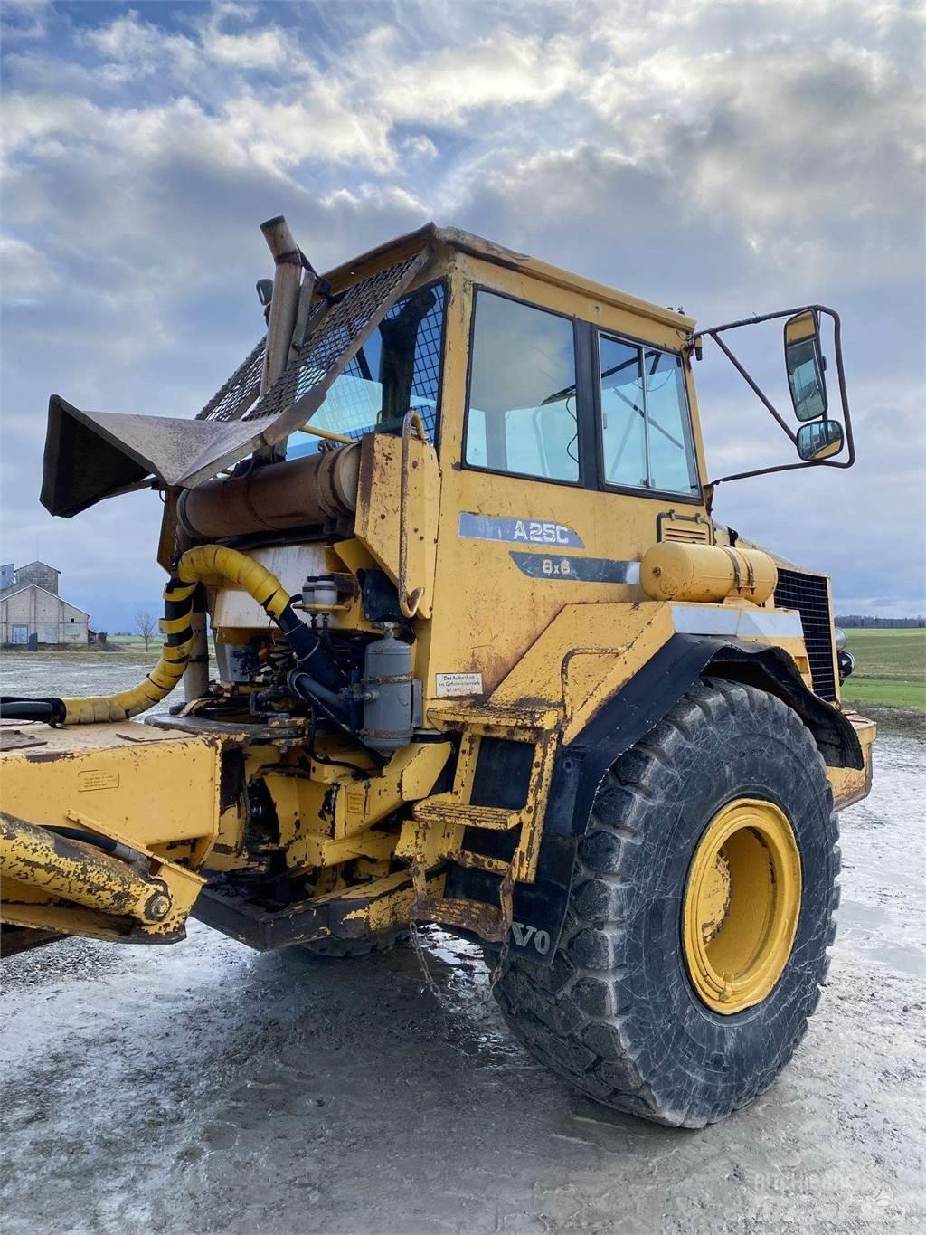 Volvo A25C , Nr.4 Zglobni damperi