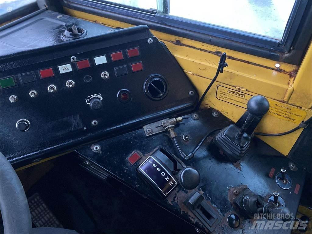 Volvo A25C , Nr. 5 Zglobni damperi