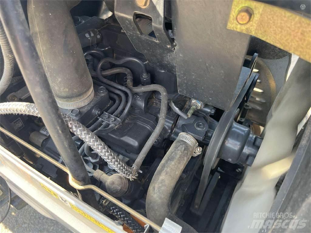 Yanmar EF 220 Traktori