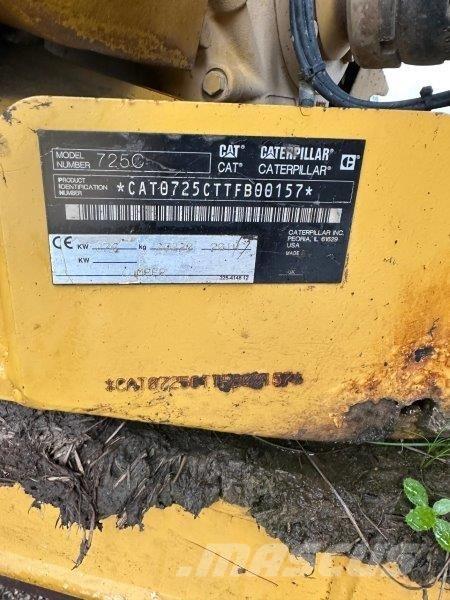 CAT 725C Zglobni damperi