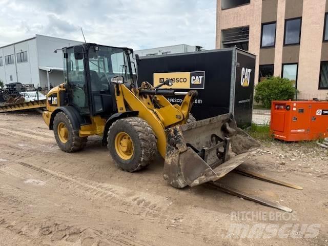 CAT 906M Utovarivači na točkove