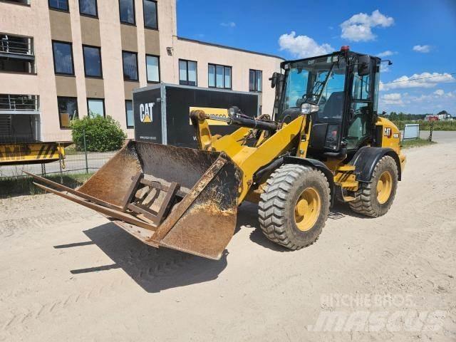 CAT 908M Utovarivači na točkove