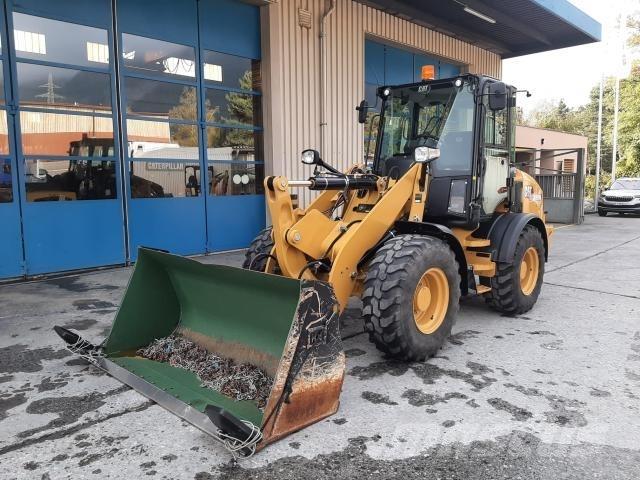 CAT 908M Utovarivači na točkove