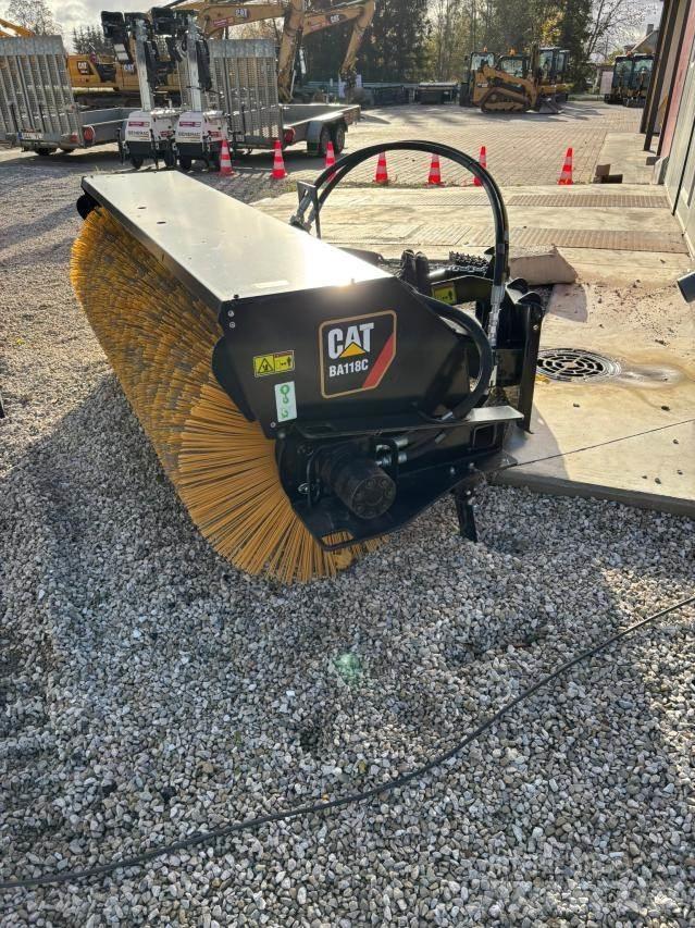 CAT Broom BA118C Skid steer mini utovarivači