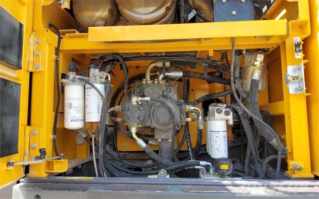 Volvo EC 480 EL Bageri guseničari