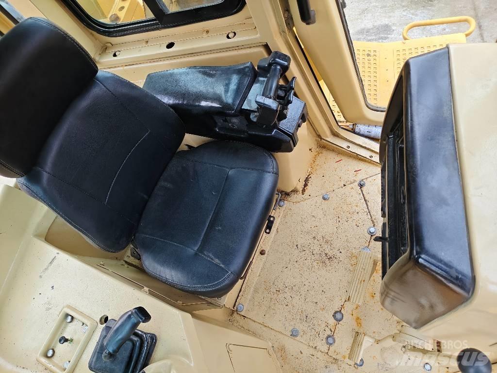CAT D 7 R Buldožeri guseničari