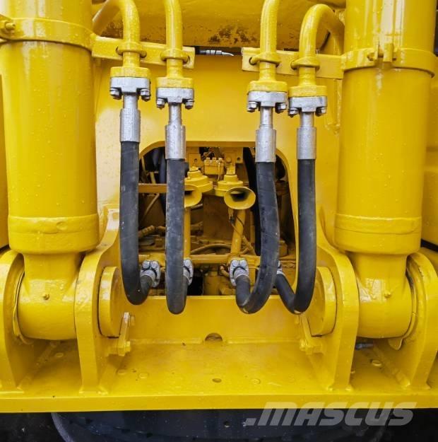 Komatsu PC220-8 Bageri guseničari