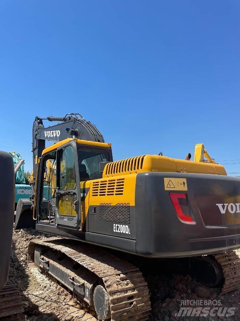 Volvo EC200 Bageri guseničari