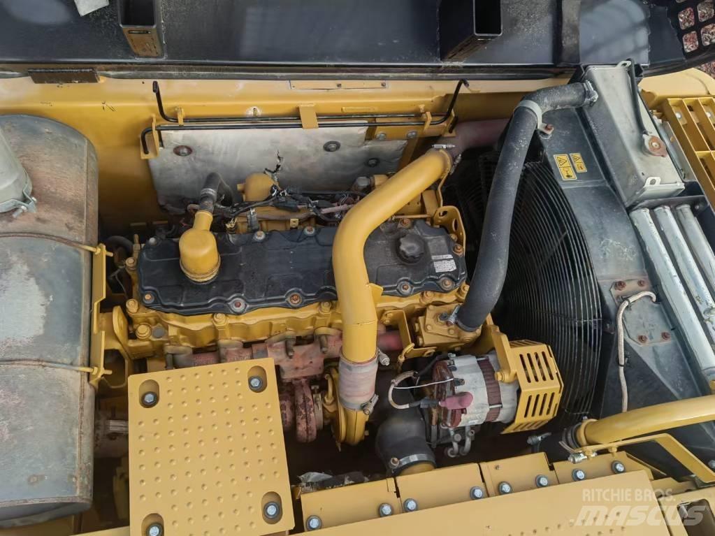 CAT 325 D2 Bageri guseničari